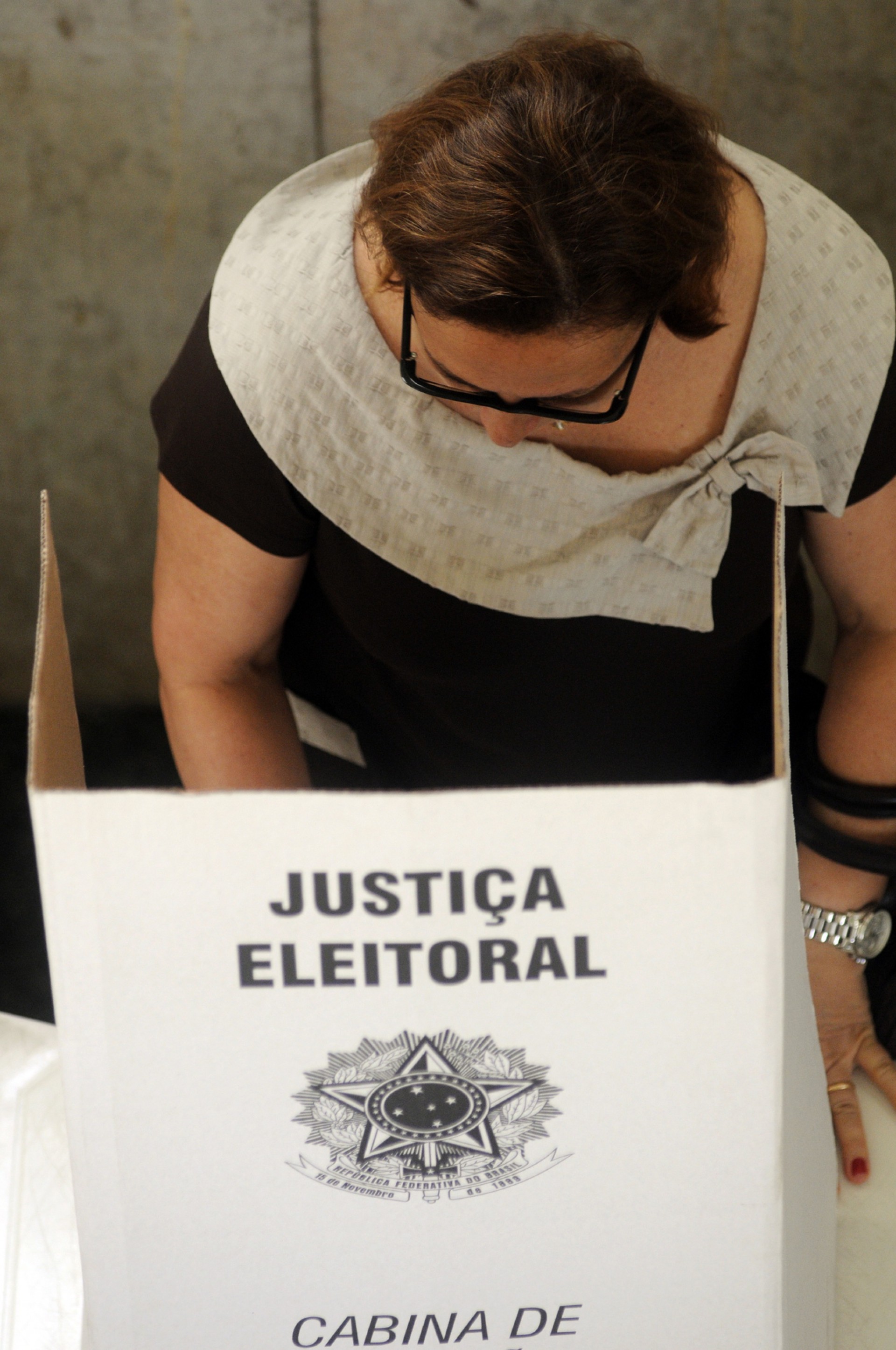 Voto feminino no Brasil (Foto: Acervo O POVO/ Deivyson Teixeira, em 31/10/2010)
