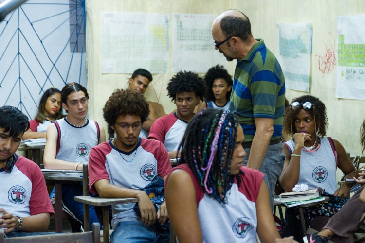 No elenco do filme, estão o protagonista Lucas Limeira e Carri Costa, na foto em cena como Saulo e o diretor Gusmão(Foto: Marcos K Hirano)