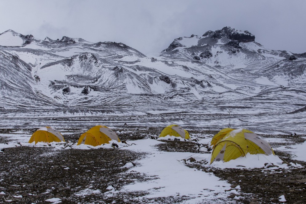 O acampamento estava localizado no nordeste da Ilha James Ross, na península Antártica.(Foto: Edson Vandeira)