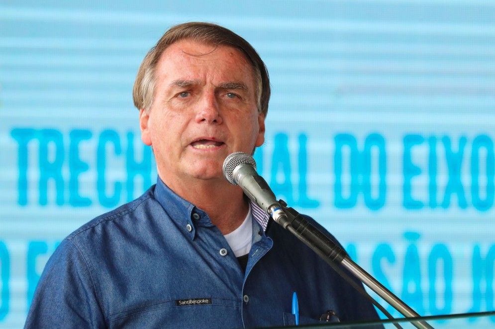 ￼BOLSONARO voltou a propagar informações falsas sobre a vacina