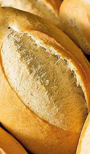 Nos supermercados G Barbosa, por exemplo, a cada R$ 5 em moedas, o cliente ganha um pão francês…