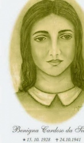 Uma menina morta aos 13 anos se tornou ícone de fé e está prestes a se tornar a primeira beata cearense.