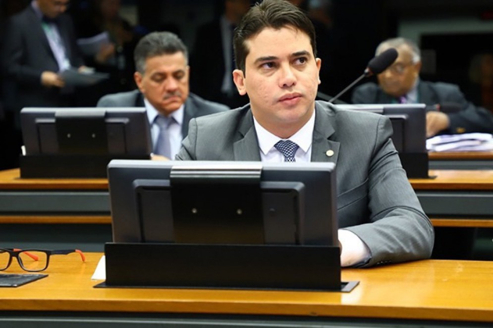 Deputado federal Júnior Mano