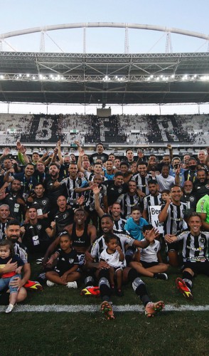 Botafogo comemora vaga na Série A 2022(foto: Vítor Silva/ BFR)