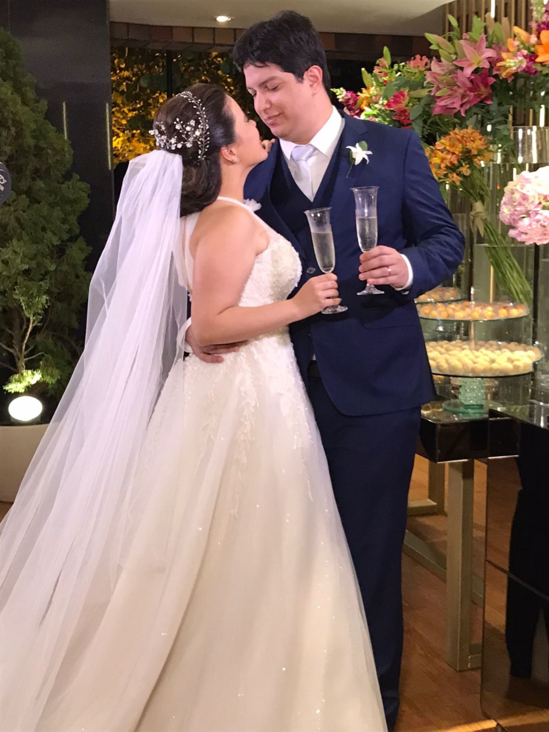 (Foto: Arquivo Pessoal)Noivos dominados pela alegria