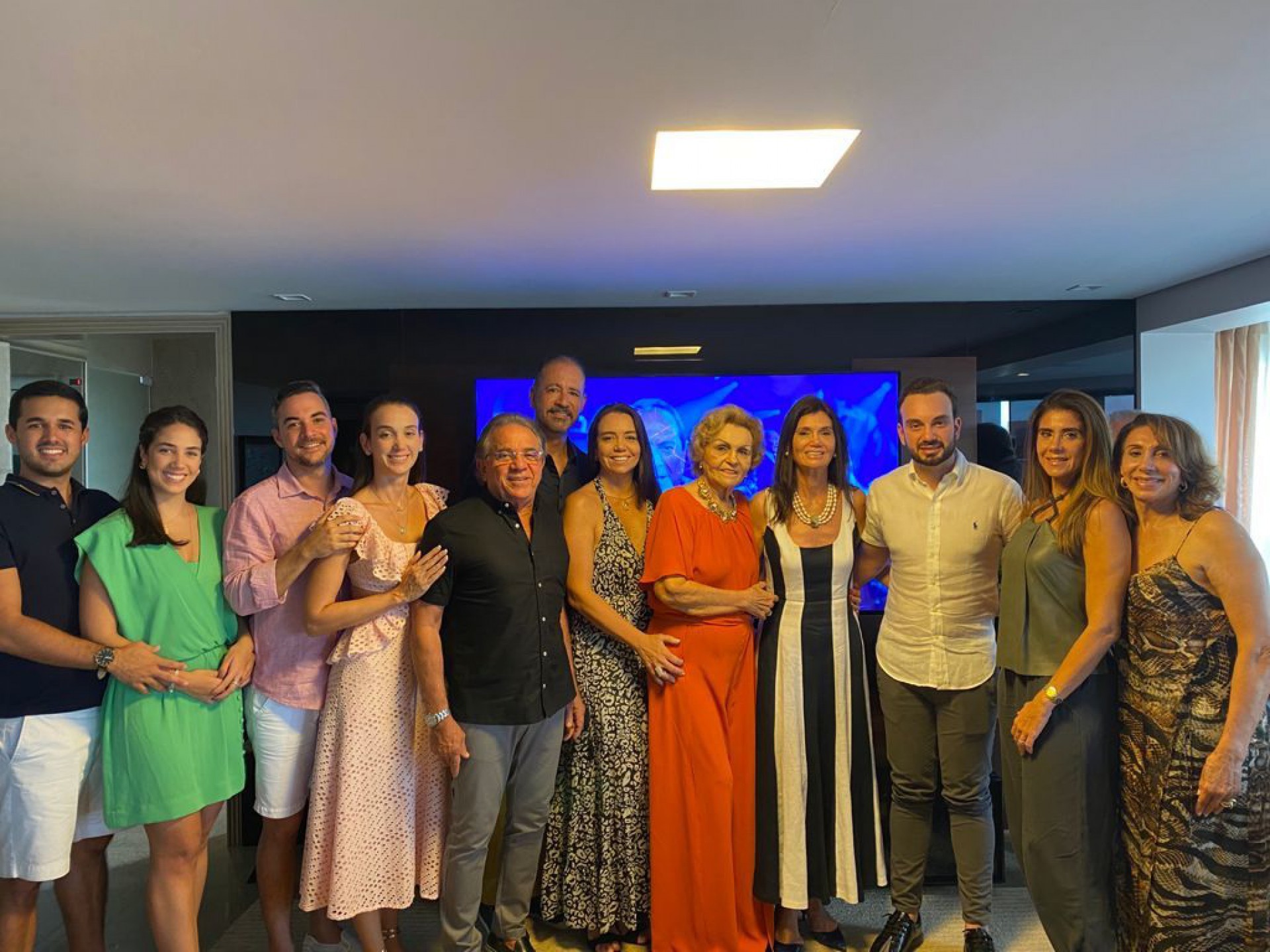 Terezinha Rolim, querida que é, recebeu visita surpresa das filhas, genros e netos, muitos vindo de João Pessoa, para com ela vivenciar um fim de semana colorido de alegrias e benquerença(Foto: Arquivo Pessoal)