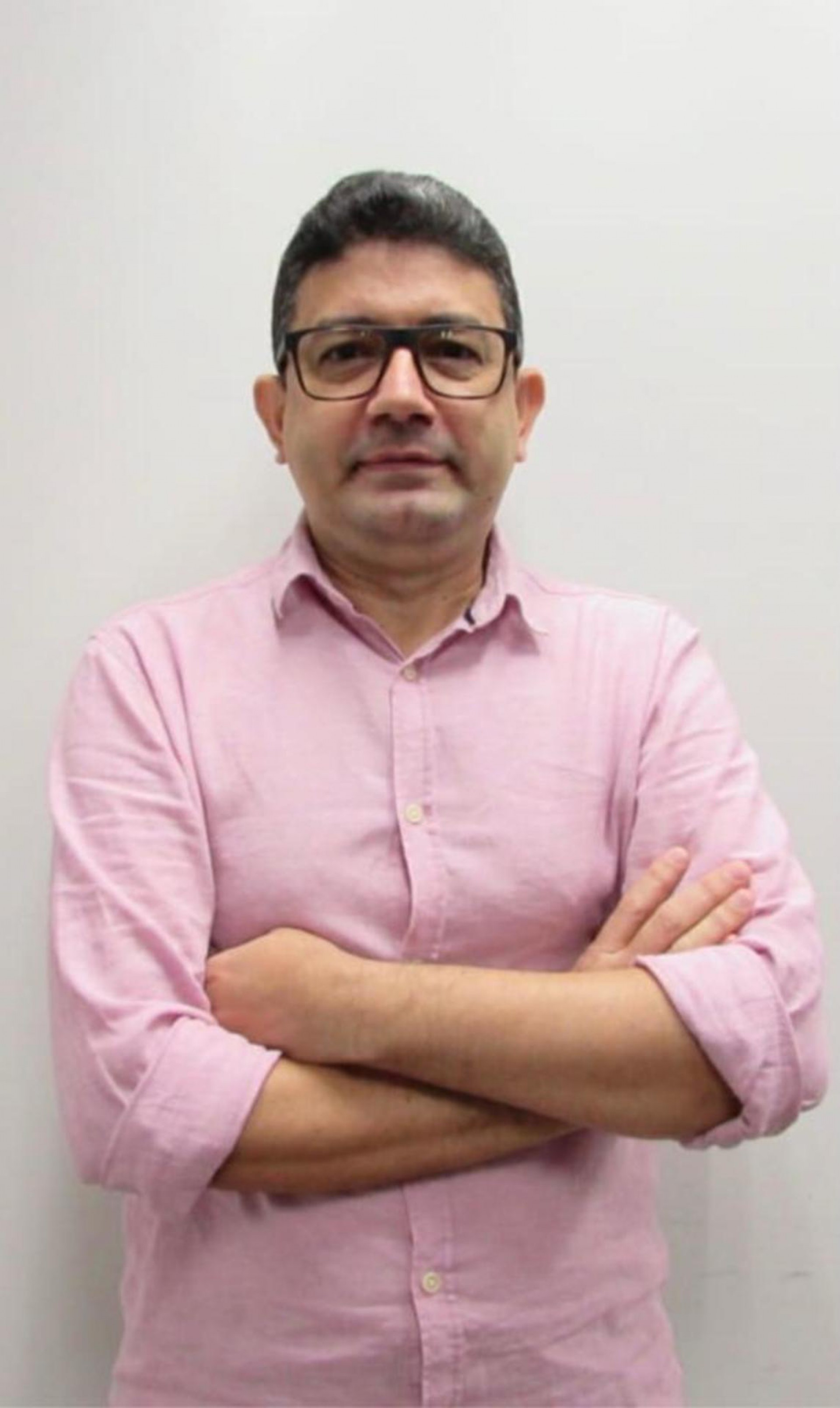 Na Controladoria e Ouvidoria Geral do Município os amigos comemoraram ontem, o aniversário de José Erandir, cinquentão muito querido(Foto: Divulgação)