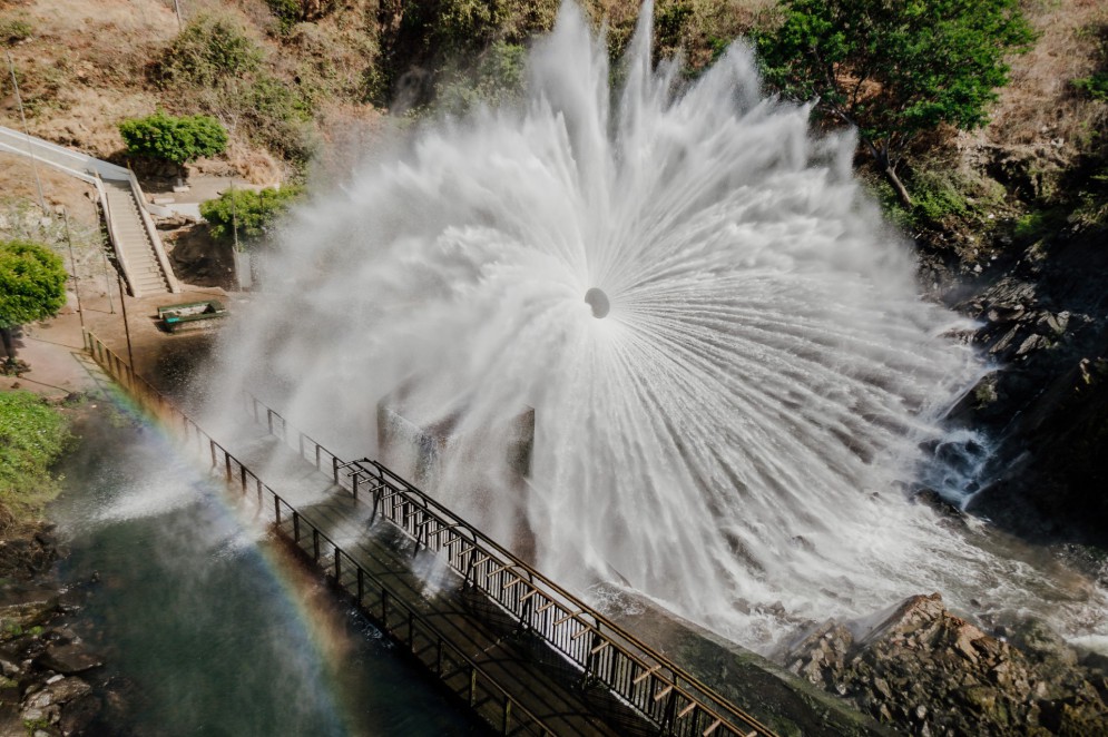 Açude Orós numa explosão de água e beleza(Foto: JULIO CAESAR)