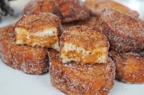 Rabanada recheada com doce de leite