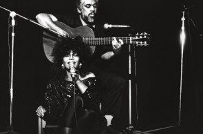 Capa do disco 'Elza Soares e João de Aquino'
