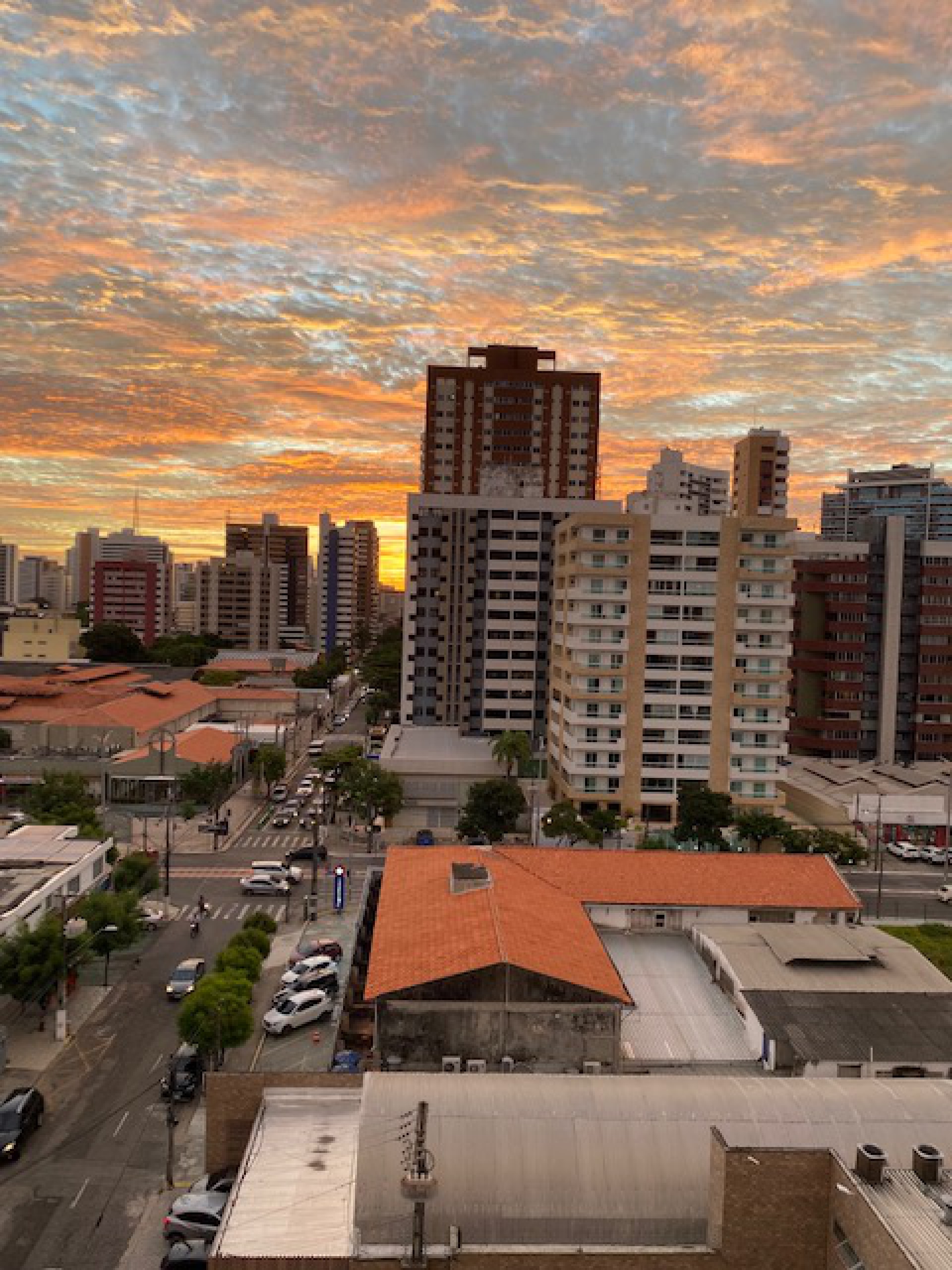 Pôr do sol da janela em 2021 (Foto: Tânia Alves)