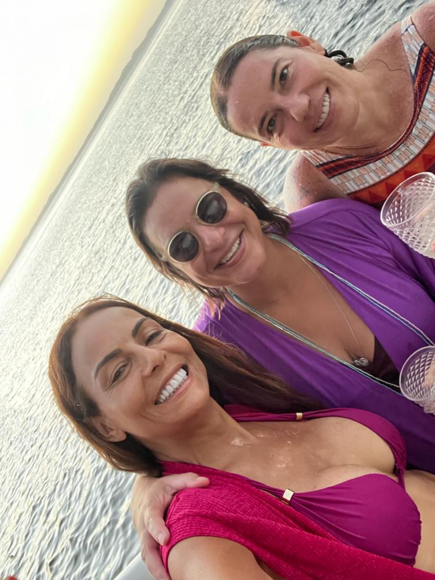 (Foto: arquivo pessoal)Juliana Freitas entre as anfitriãs da Bahia