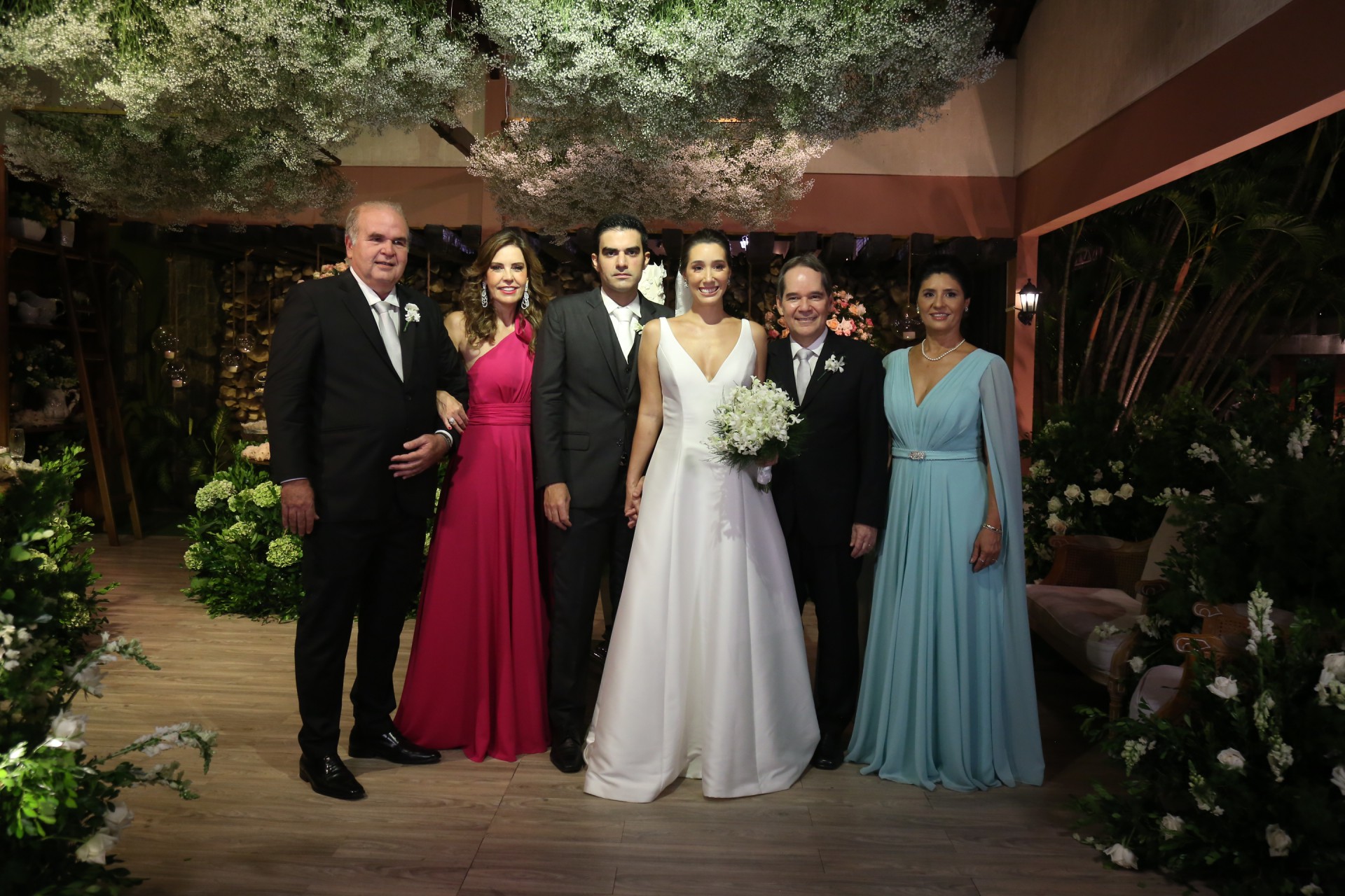 (Foto: JOÃO FILHO TAVARES)Noivos com os pais, Haroldo Diogo e Rosele Nogueira, Marcos Melo e Rosângela. 