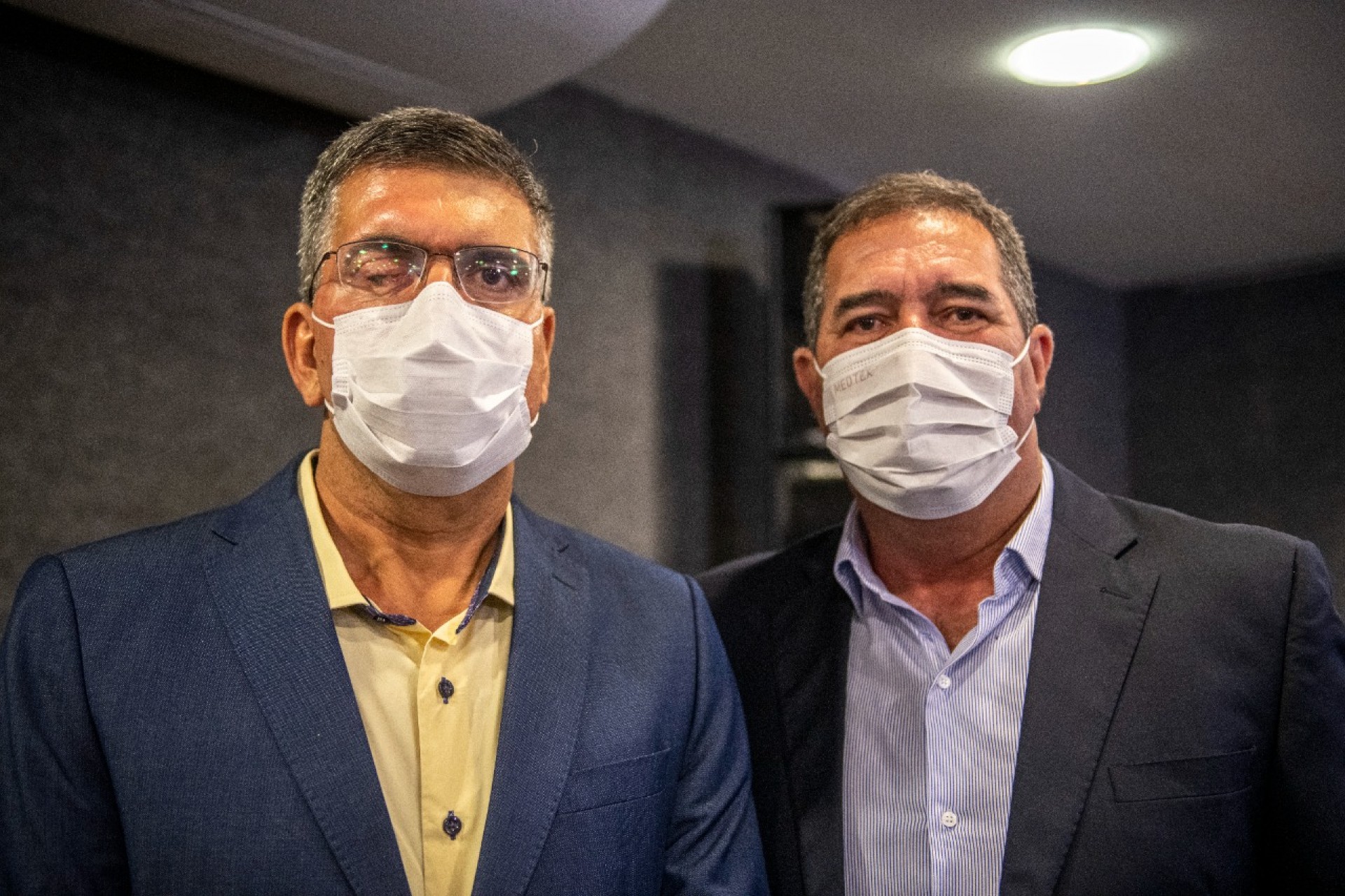 Luiz Gastão Bittencourt, 
presidente do Sistema 
Fecomércio Ceará, com o 
economista e palestrante, Lauro Chaves (Foto: Divulgação)
