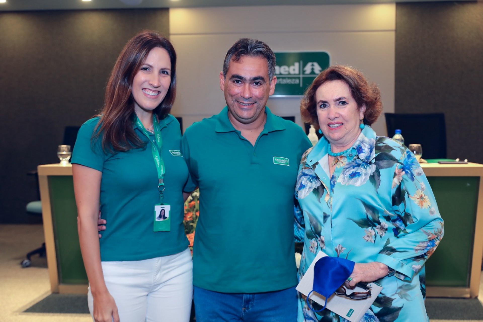 Na foto, o presidente com a colunista e Mariana Matos, diretora de marketing e comunicação (Foto: Divulgação)