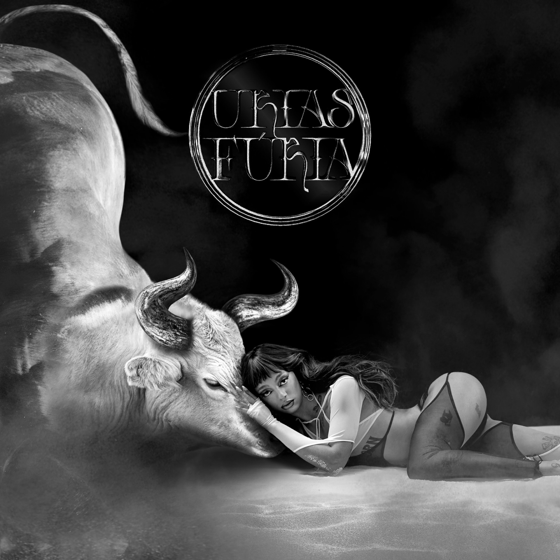 Capa de "Fúria", álbum de estreia da cantora e compositora mineira Urias(Foto: Divulgação)