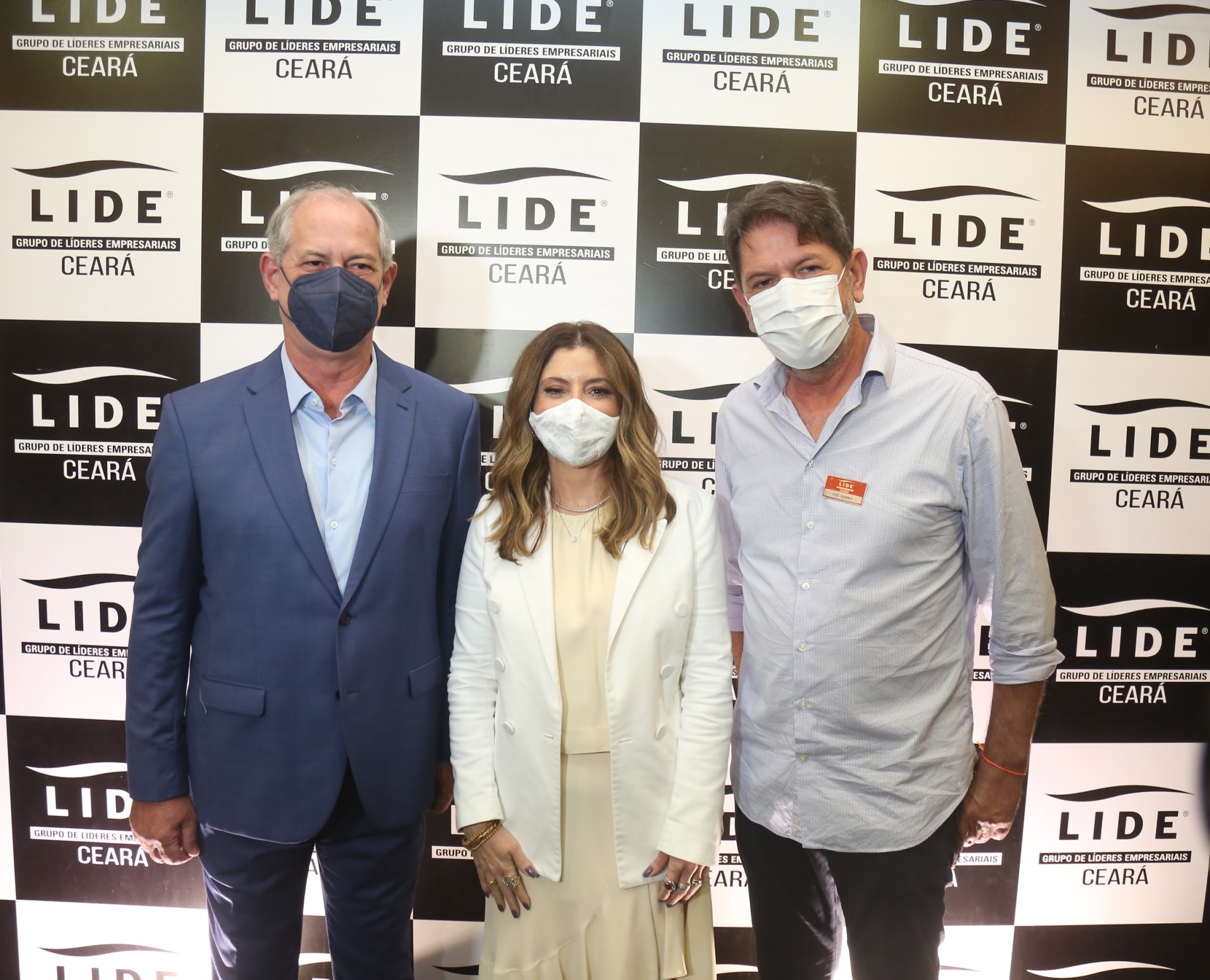Ciro Gomes, Emília Buarque e Cid Gomes  (Foto: JOÃO FILHO TAVARES)