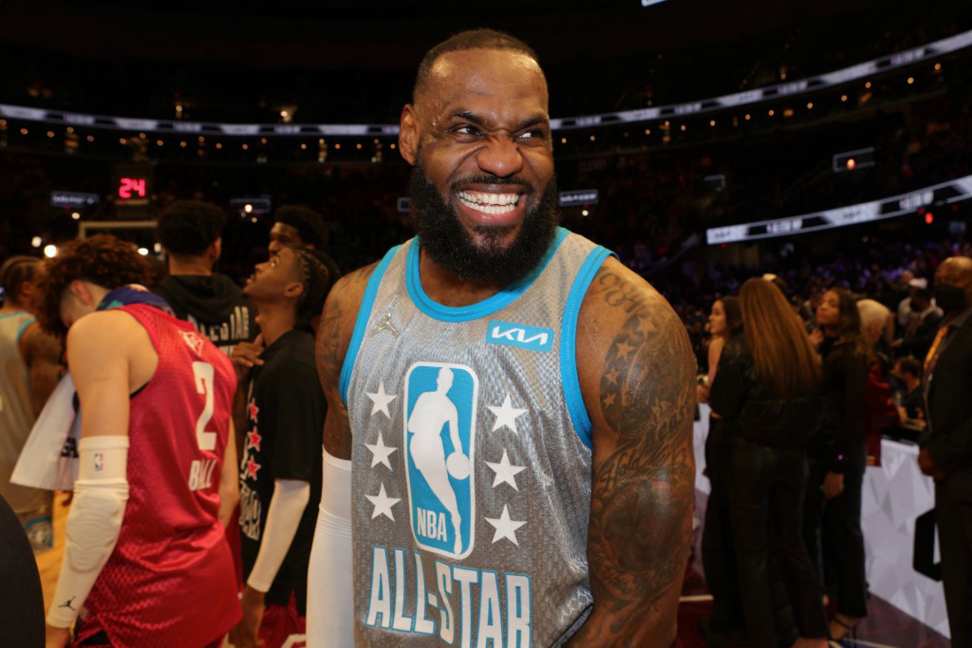 LeBron James comandou um dos times no Jogo das Estrelas da NBA (Foto: JIM POORTEN / NBAE / GETTY IMAGES / GETTY IMAGES VIA AFP)
