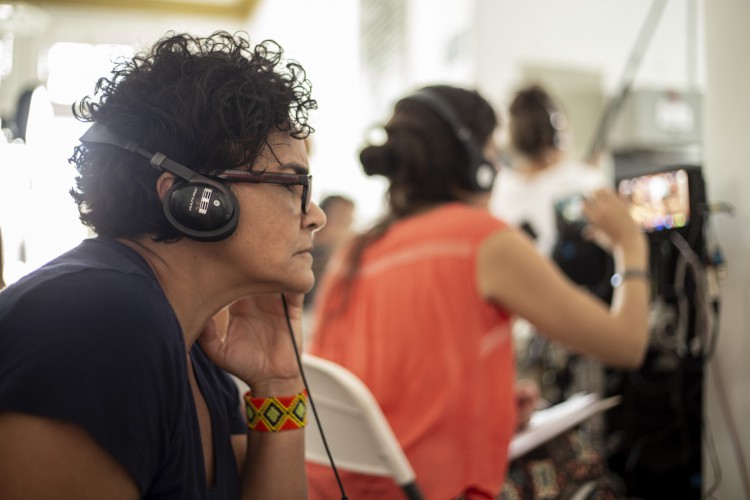 A cineasta Roberta Marques assina a criação, direção e roteiro da série 'Meninas do Benfica'(Foto: Deilson Gaga / divulgação)