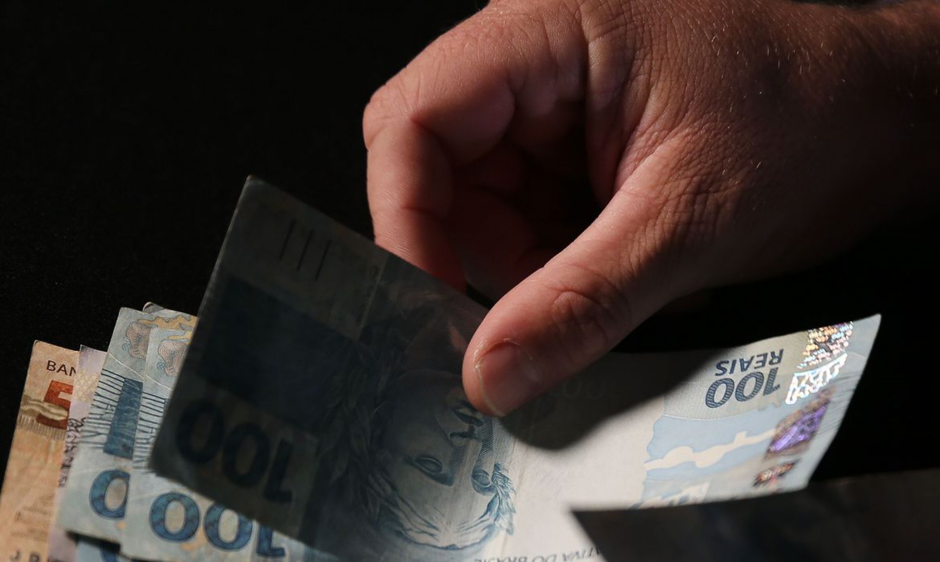 ￼VALOR estabelecido por Bolsonaro deve ser pago em fevereiro (Foto: José Cruz/Agência Brasil)