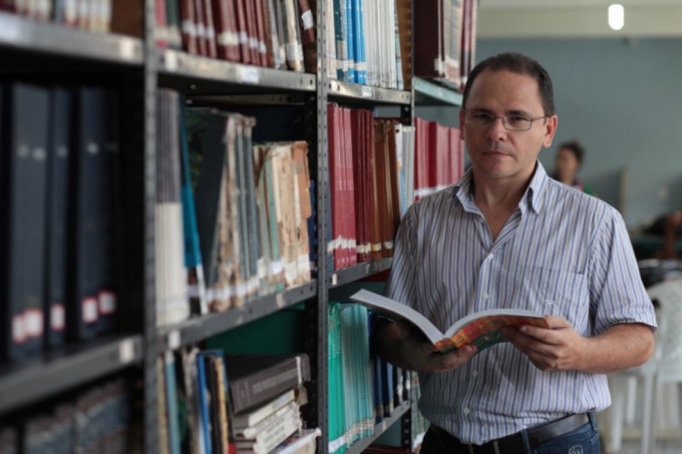 Professor Airton de Farias(Foto: Rodrigo Carvalho 26/3/2015)