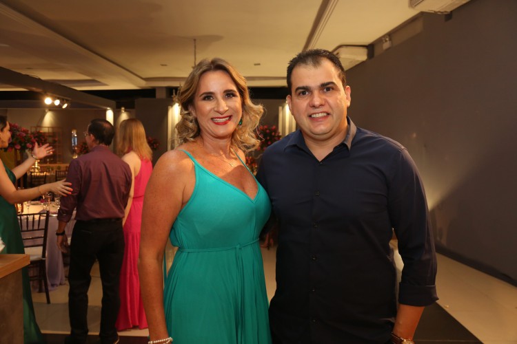 Rochele e Carlos Holanda: 90 anos de mercado da Pouchain Impressos(Foto: João Filho Tavares/O POVO)