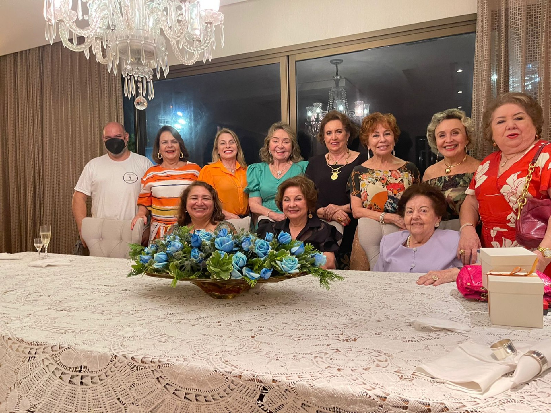 Grupo reunido em visita a Maria Vidal(Foto: Arquivo Pessoal)