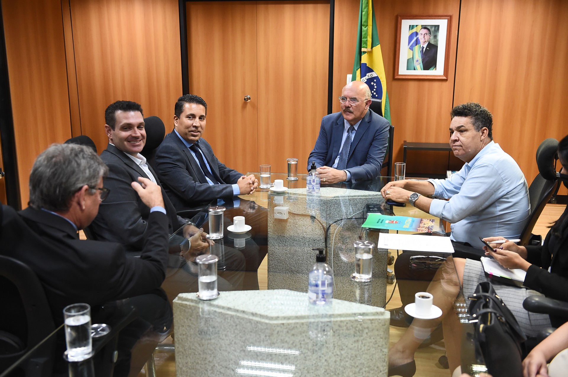 Ministro da Educação, Milton Ribeiro, ao lado do pastor Arilton Moura (D) (Foto: MEC / Divulgação)