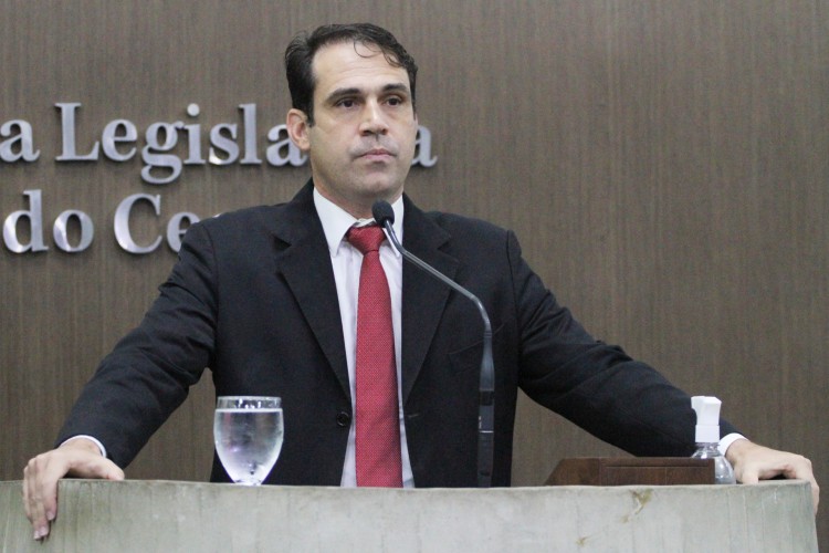 Deputado Salmito Filho, presidente da CPI do Motim(Foto: Junior Pio/AL-CE)