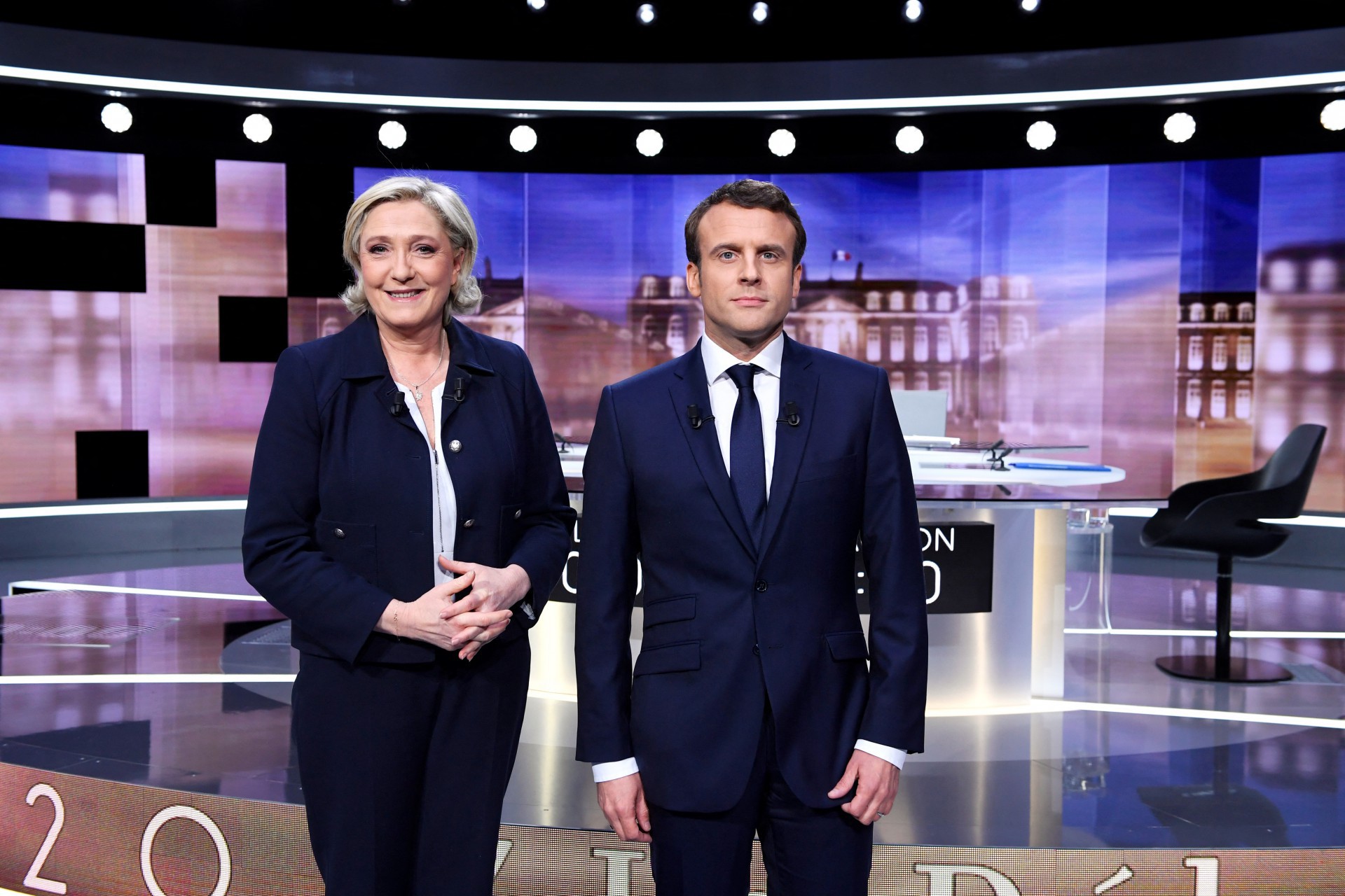 ￼LE PEN E MACRON, no debate do 2º turno em 2017 (Foto: ERIC FEFERBERG / POOL / AFP)