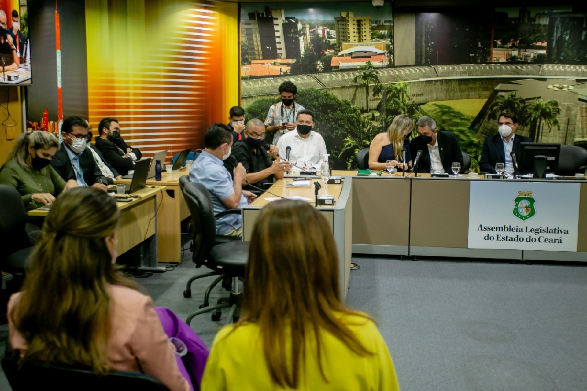 ￼Atribulada reunião de ontem da CPI do Motim (Foto: Aurélio Alves / O POVO)