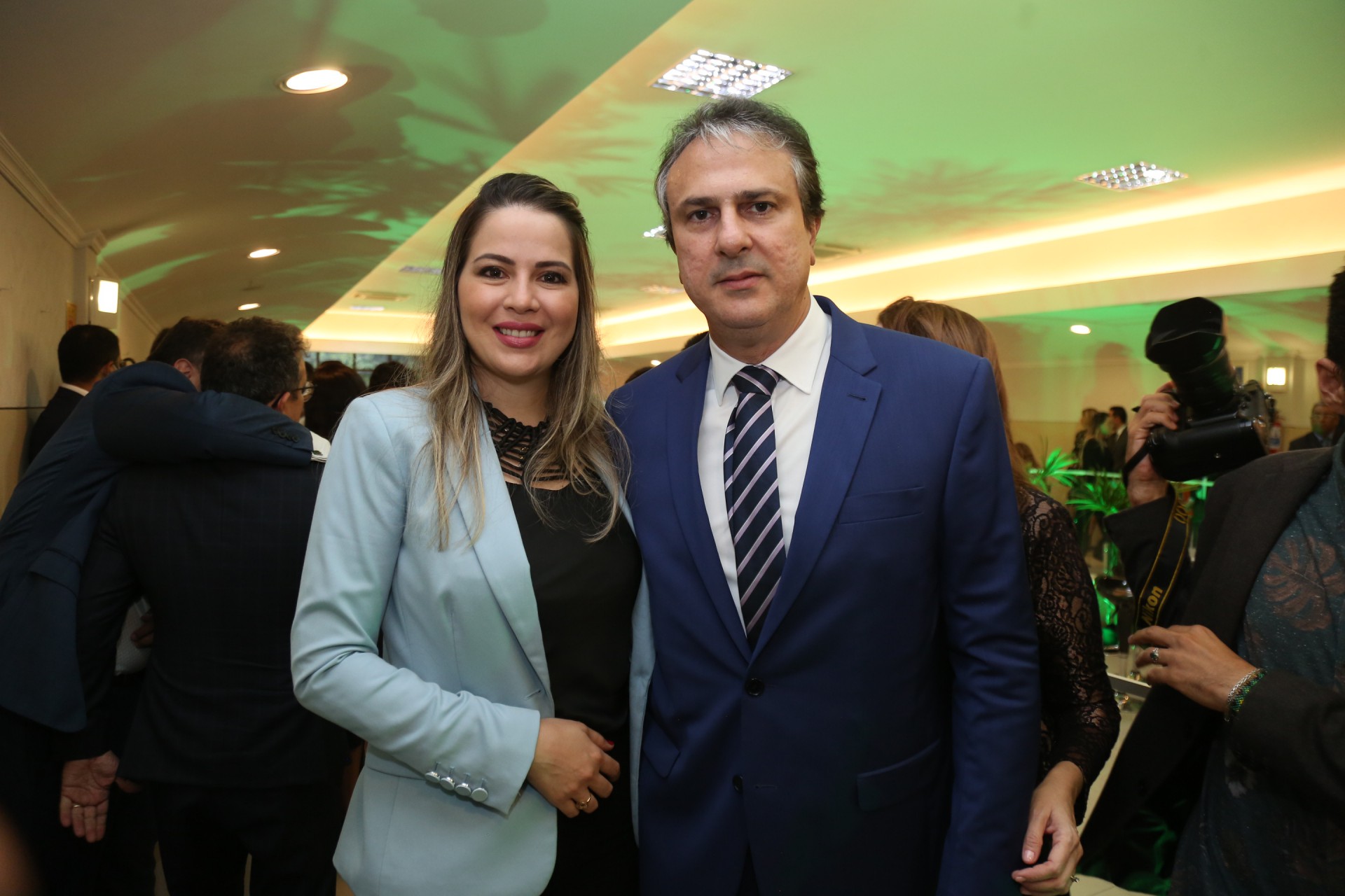Camilo mantém a casa familiar iluminada por Onélia, igualmente apaixonada pela Educação dos pequeninos (Foto: João Filho Tavares/O POVO)