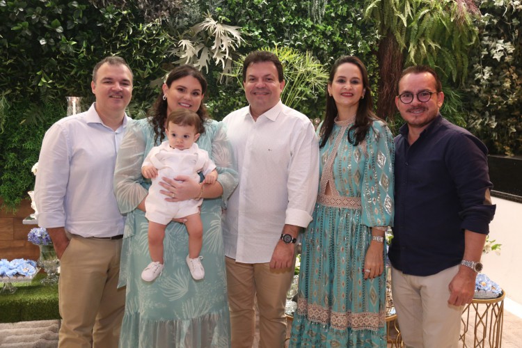 Bebê Lucas Férrer com os pais Priscila e Teobaldo Brito, Fernando Férrer e Adriana Miranda, Willfridy Mendonça(Foto: fotos JOÃO FILHO TAVARES)