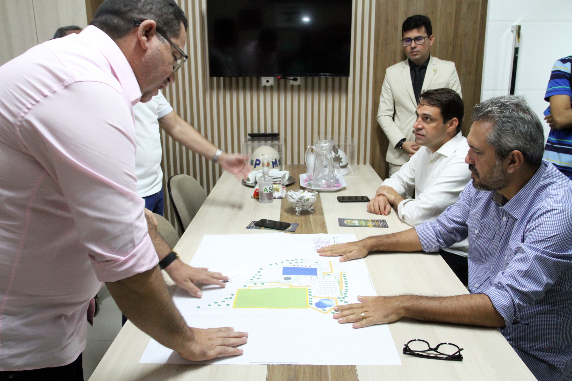 ￼DEPUTADOS da CPI do Motim visitaram duas associações de militares (Foto: Junior Pio/AL-CE)