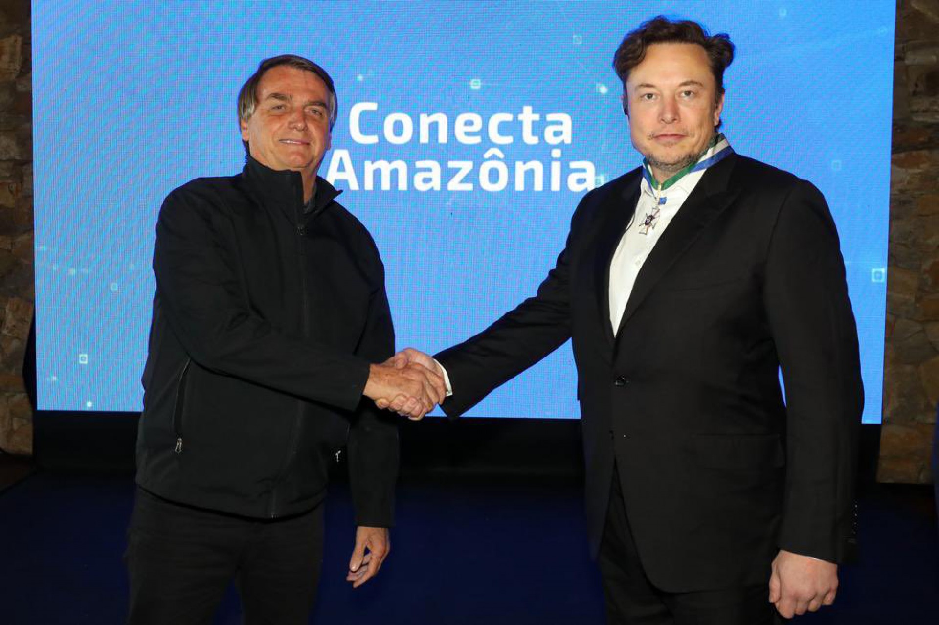 Bolsonaro e Elon Musk se encontraram nesta sexta-feira, 20, em Porto Feliz (SP) (Foto: Reprodução/Twitter Jair Bolsonaro)