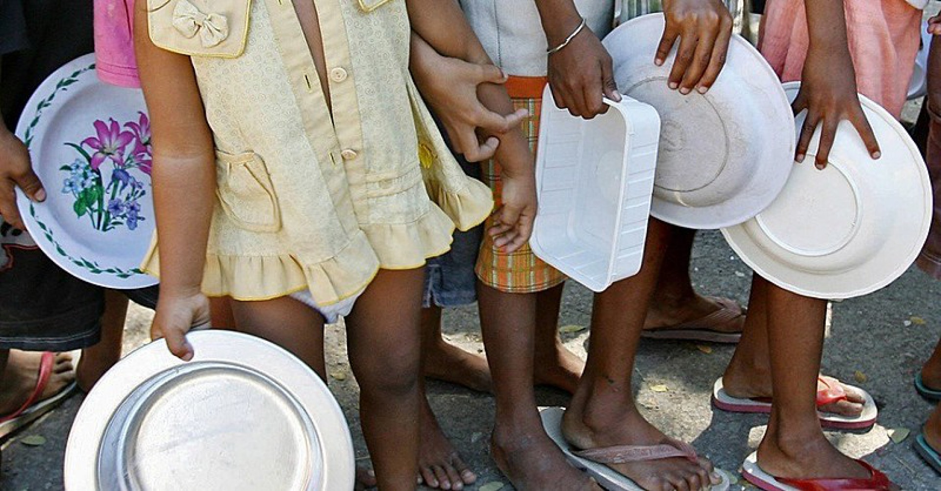 O alerta para o aumento da fome entre as crianças (Foto: William West / AFP)