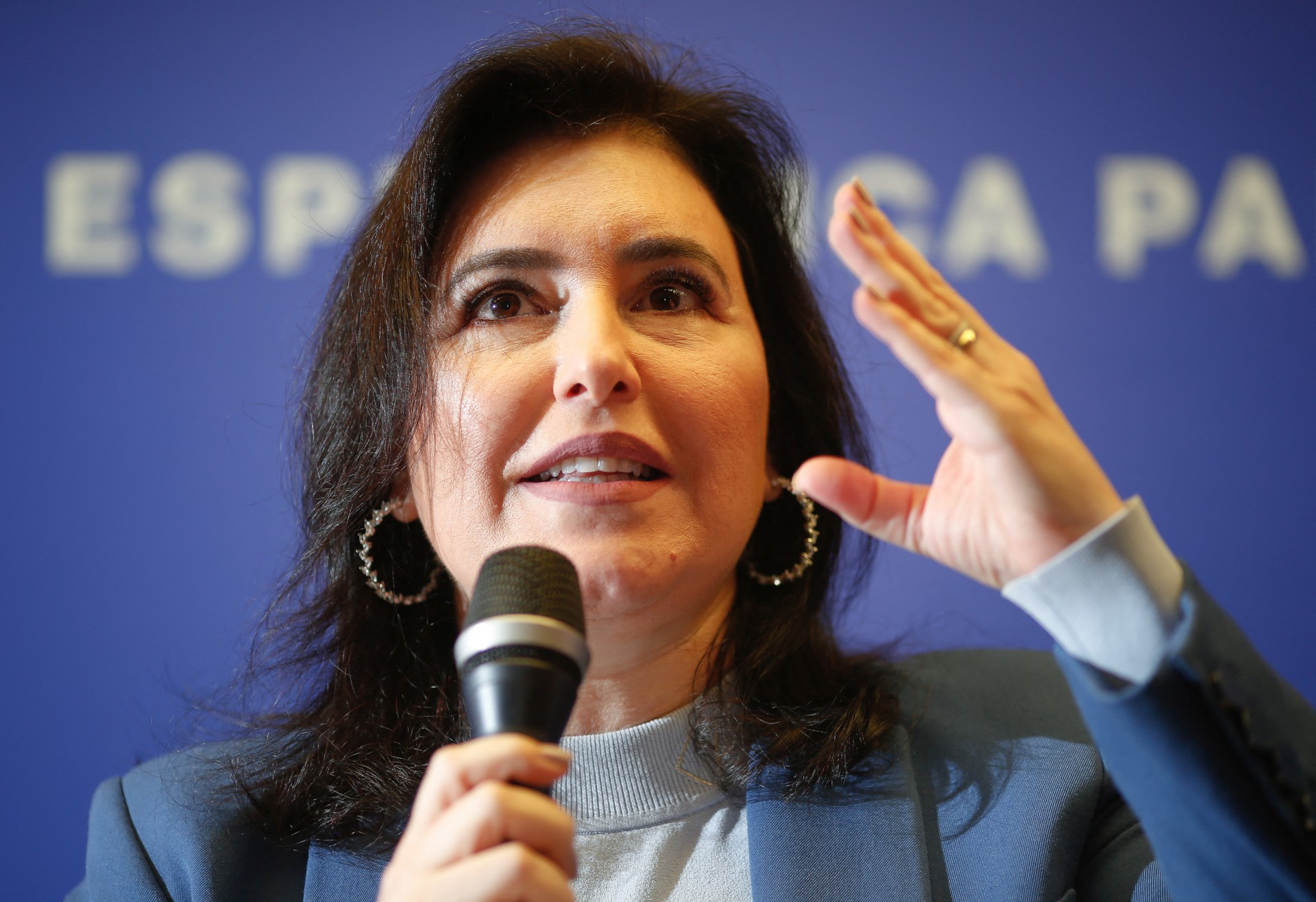 A pré-candidata presidencial brasileira, a senadora Simone Tebet, do partido Movimento Democrático Brasileiro (MDB)(Foto: SERGIO LIMA / AFP)