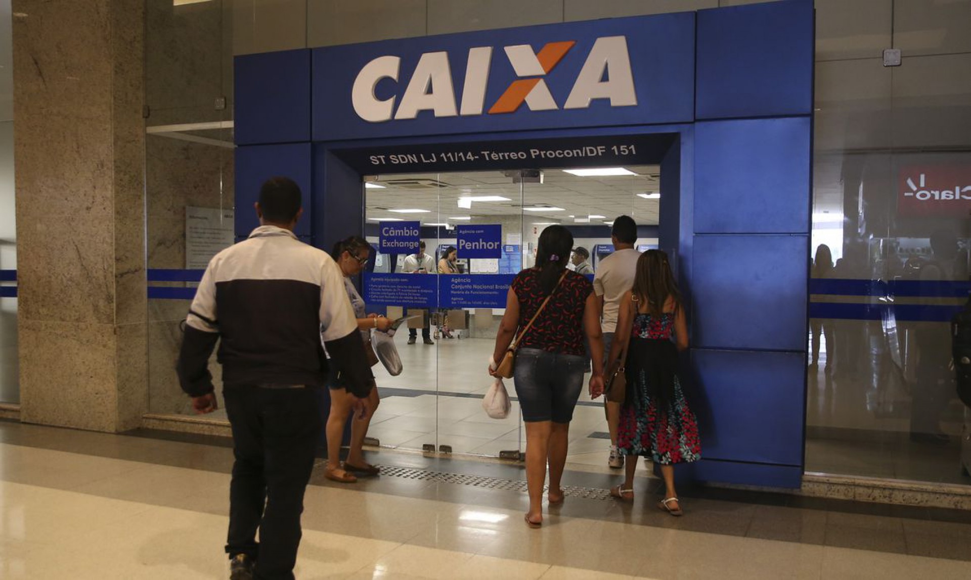 A Caixa divulgou a redução de 1,74% para a partir de 1,70% ao mês nas taxas de juros do Crédito Consignado para beneficiários e pensionistas do Instituto Nacional do Seguro Social (INSS) (Foto: José Cruz/Agência Brasil)