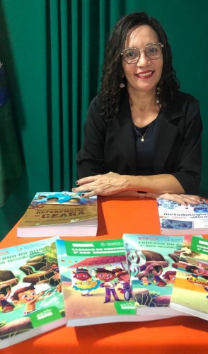 Socorro Oliveira é professora alfabetizadora (Foto: Arquivo Pessoal/Reprodução)