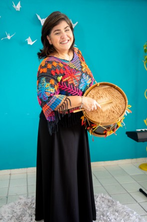 A cantora e compositora cearense Lia Veras interpretará sucessos de Joyce Moreno. Receberá destaque o disco 