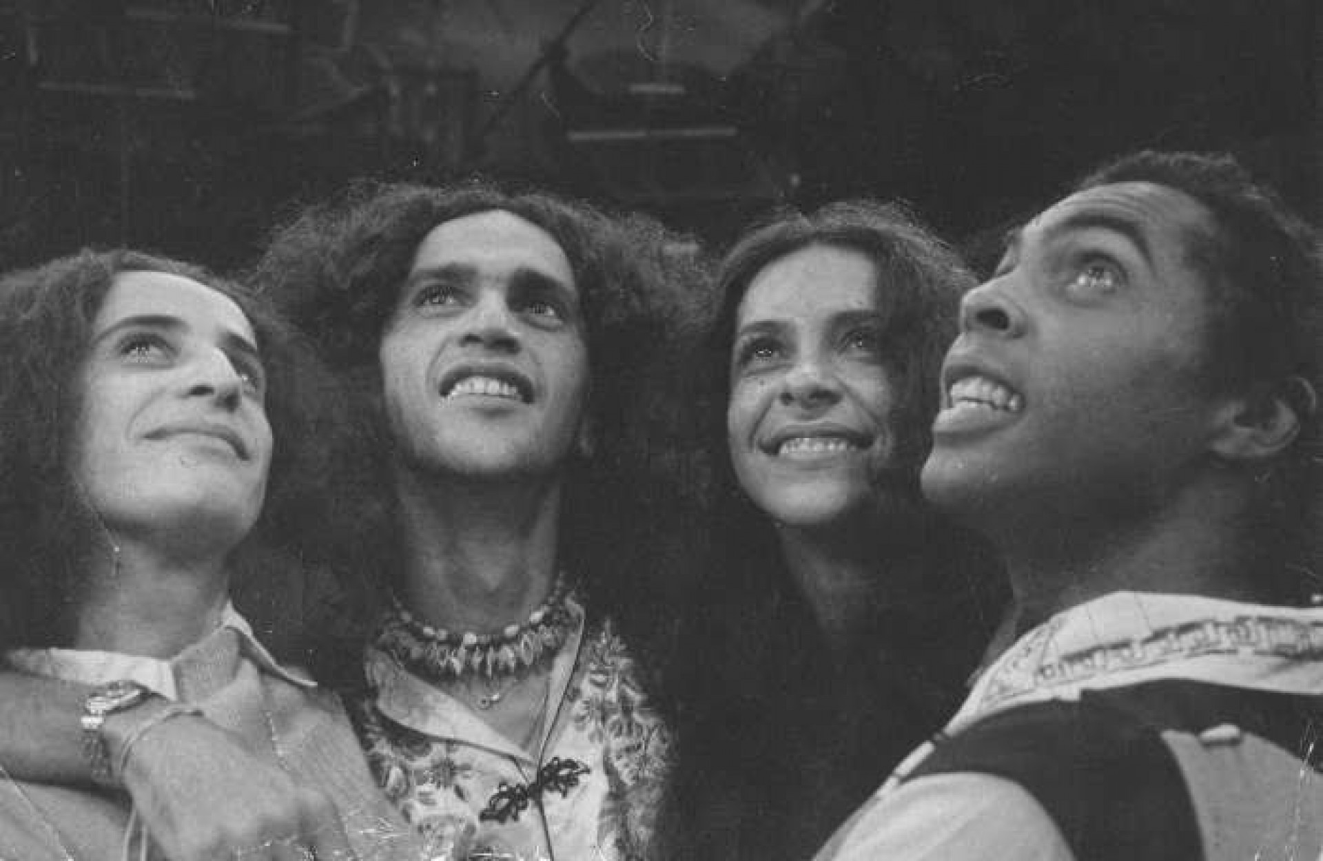 "Doces Bárbaros" foi um grupo formado por Gilberto Gil, Maria Bethânia, Gal Costa e Caetano Veloso, em 1976(Foto: Reprodução/Twitter)