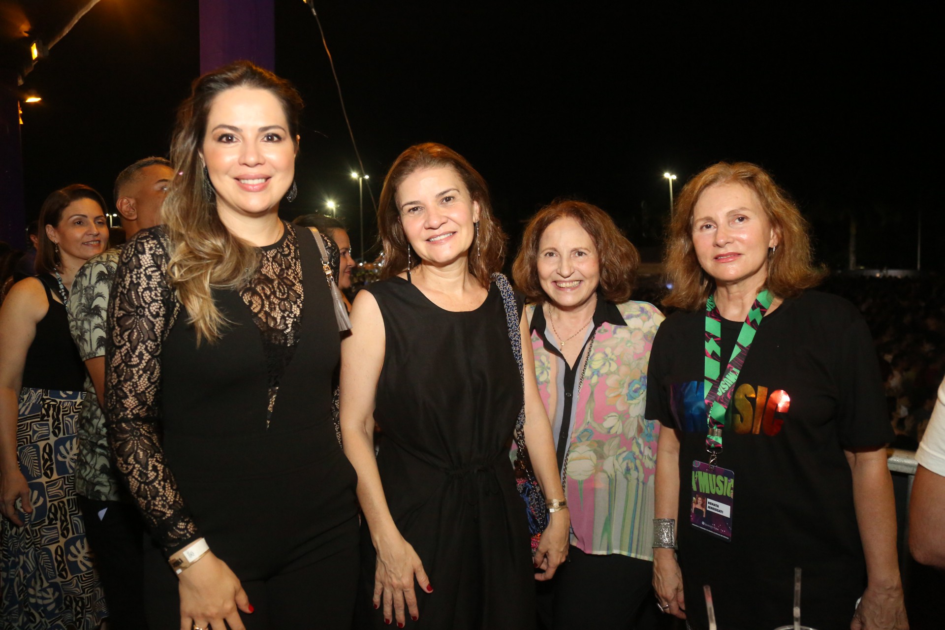 (Foto: JOÃO FILHO TAVARES)Onélia Santana, Rita Martins, 
Adriana Forte e Renata Jereissati