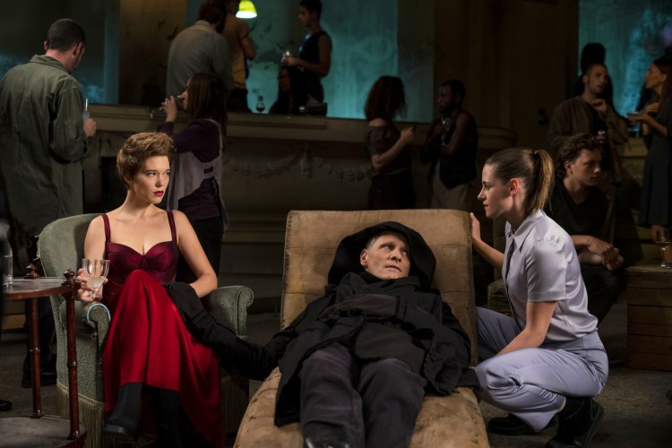 Léa Seydoux, Viggo Mortensen e Kristen Stewart em cena de "Crimes of the Future"(Foto: Nikos Nikolopoulos / divulgação)