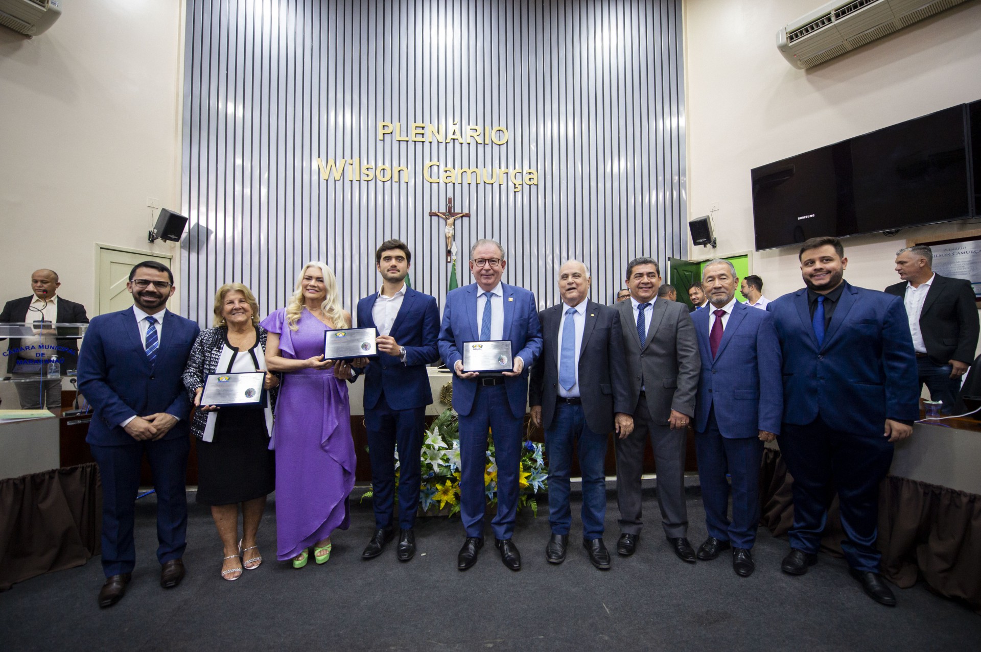 (Foto: divulgação)Prefeito Roberto Pessoa com os homenageados e parlamentares 