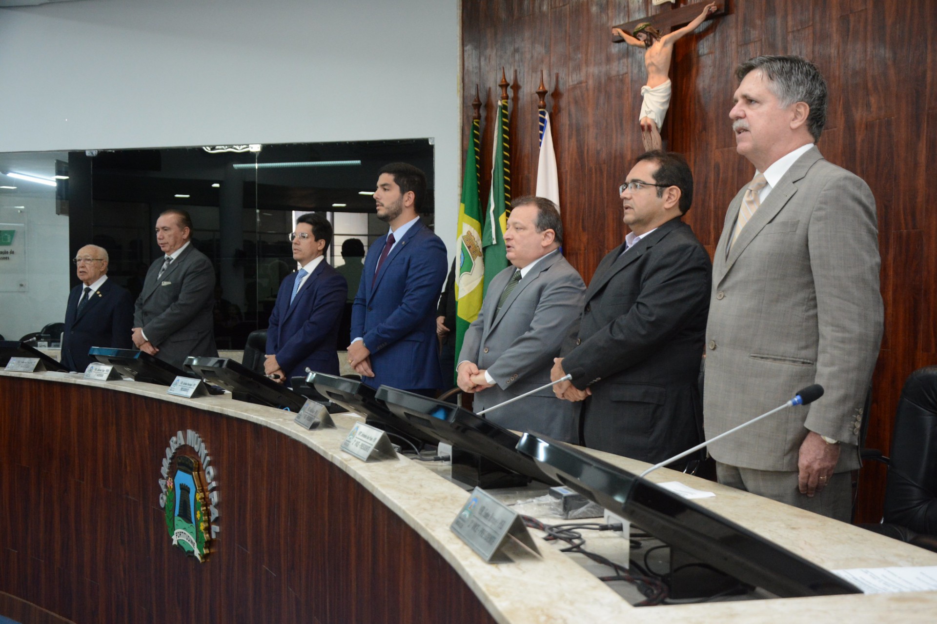 (Foto: ASM&F)Ubiratan Aguiar, Croácia Aguiar, Andrei Aguiar, vereador Pedro França, desembargador Durval Vasconcelos, Roberto Medeiros e José Carlos Gama