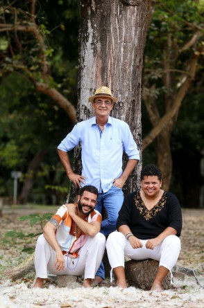 Os músicos cearenses Edinho Vilas Boas, Fernando Rosa e Juruviara se apresentam no BNB Clube nesta sexta-feira, 16