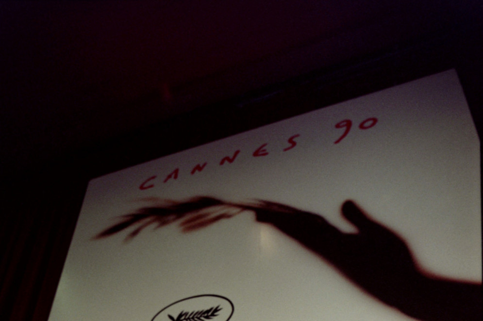 O cineasta Jean-Luc Godard no Festival de Cannes em 1990, apresentando o longa intitulado 