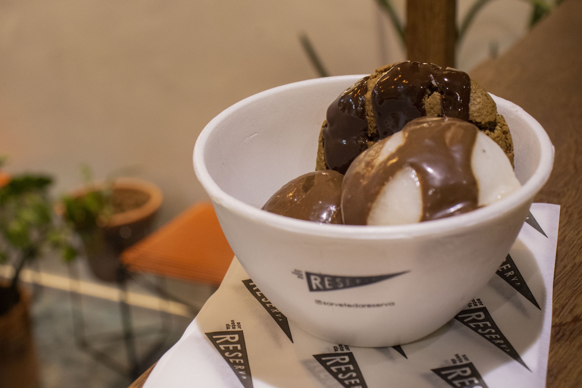Em Fortaleza, o Dia do Sorvete pode ser celebrado com uma diversidade de sabores e coberturas (Foto: Samuel Setubal/ Especial para O Povo)