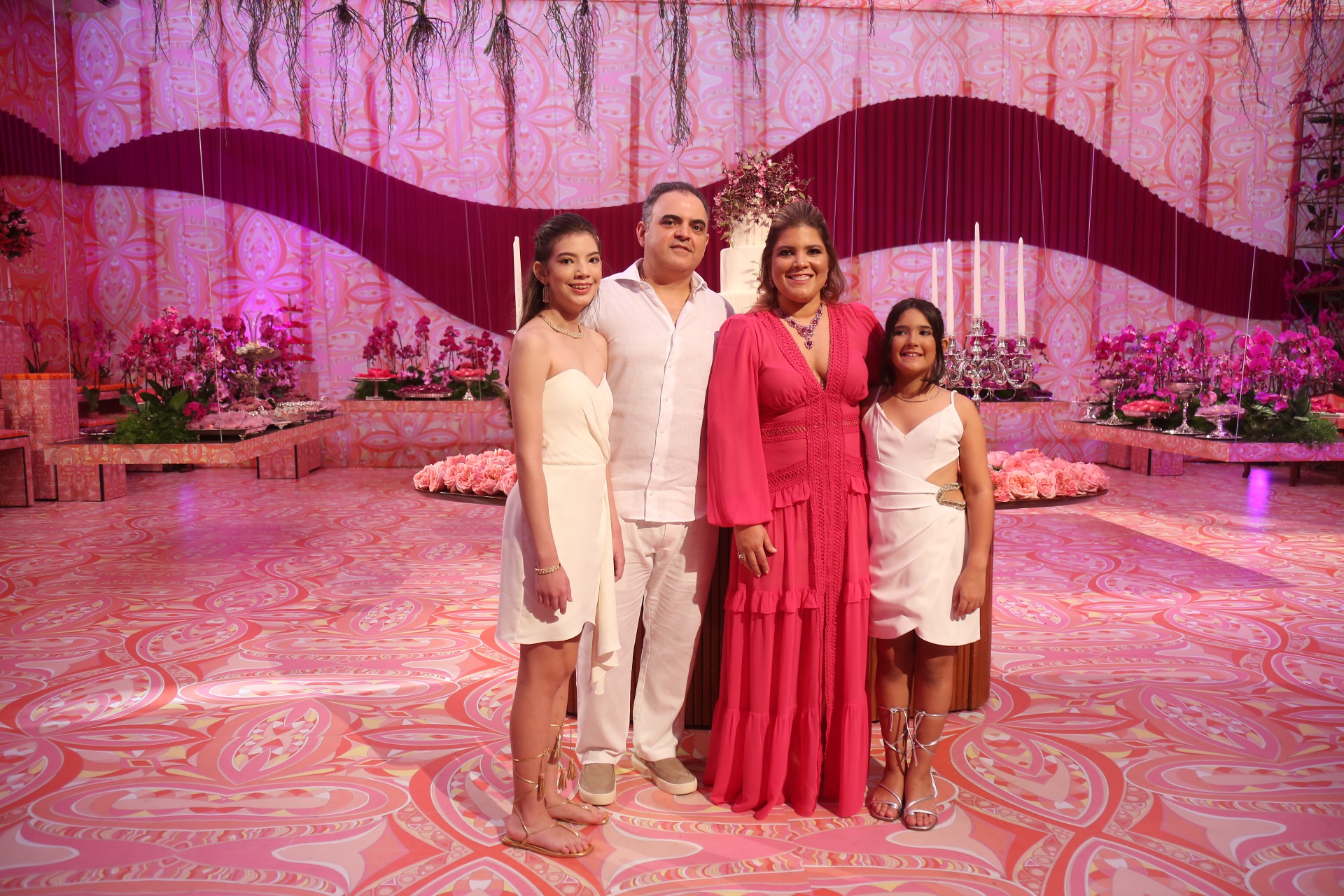 Herbert Vieira com Giulia, Gisela e Giovanna Vieira (Foto: joão filho tavares)