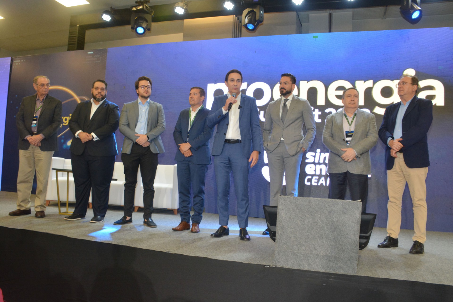 (Foto: Divulgação)Diretoria do Sindienergia-CE e Núcleo de Energia da FIEC no Proenergia Summit 2022
